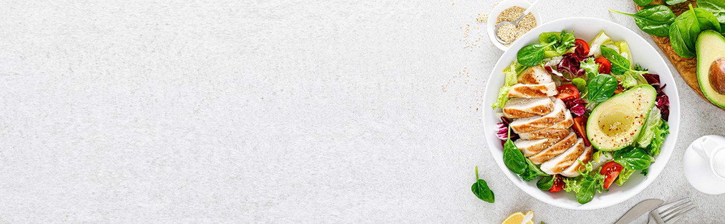 Prato com alimentos saudáveis